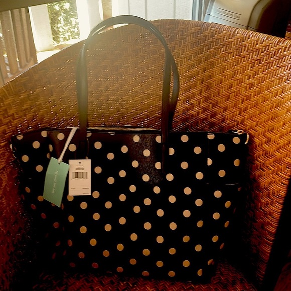 Kate Spade Classic!!!  Totally Brand New Diaper Bag with Changing Pad! - Picture 2 of 12